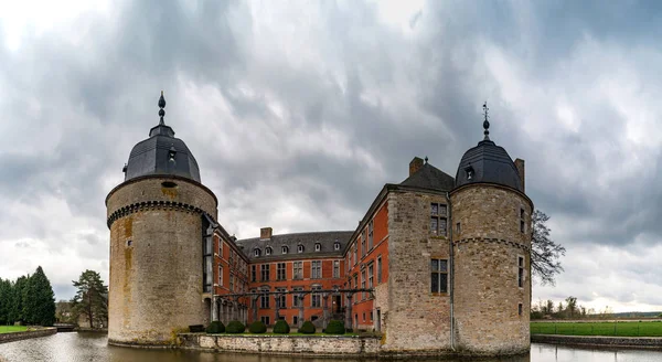 Castelo de Lavaux-Sainte-Anne Vista panorâmica, Bélgica . — Fotografia de Stock