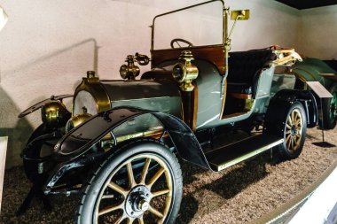 Redaksiyon: 29 Ekim 2017: Martigny, İsviçre. Retro otomobil 