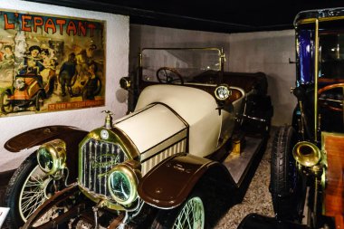 Redaksiyon: 29 Ekim 2017: Martigny, İsviçre. Retro otomobil 