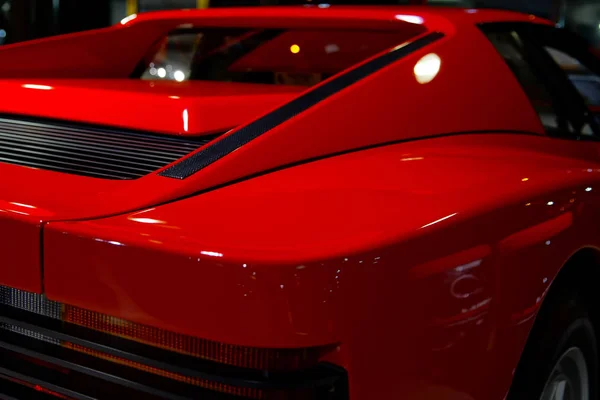 赤い色のヴィンテージ レトロなスポーツ車 — ストック写真