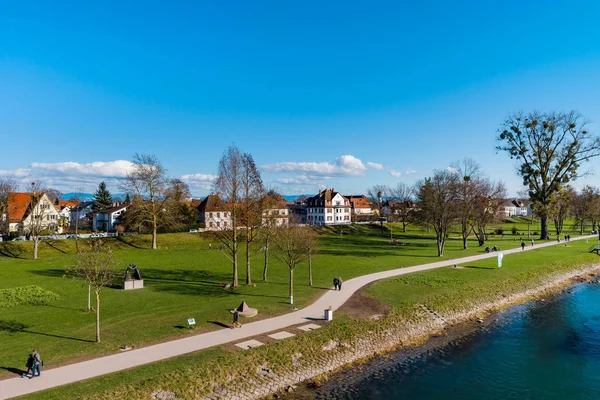 Schöner quellpark am ufer, rhin, kehl, deutschland — Stockfoto