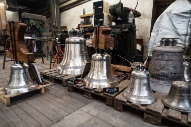 Üretim küçük fabrika kapalı görünümü, metal manufacturi Bell