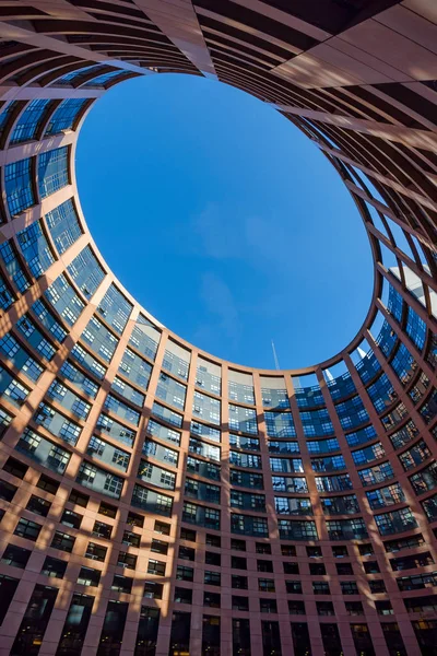 Binnenplaats van het Europees Parlement in Straatsburg — Stockfoto