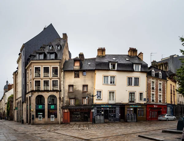 Hoofdartikel: 27 oktober 2019: Rennes, Frankrijk. Koude verlaten stre — Stockfoto