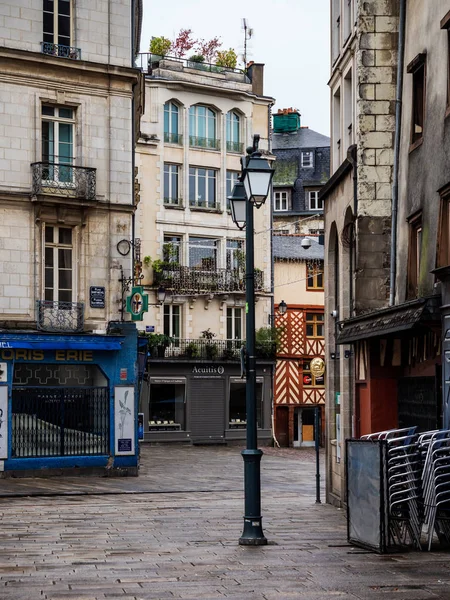 Szerkesztőség: 2019. október 27.: Rennes, Franciaország. Hideg, elhagyatott rét — Stock Fotó