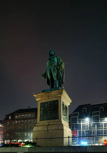 Monument to General Kleber in Strasbourg. Night view. — Stock Photo, Image