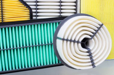 içten yanmalı motor için birkaç hava filtreleri. Yatay atış