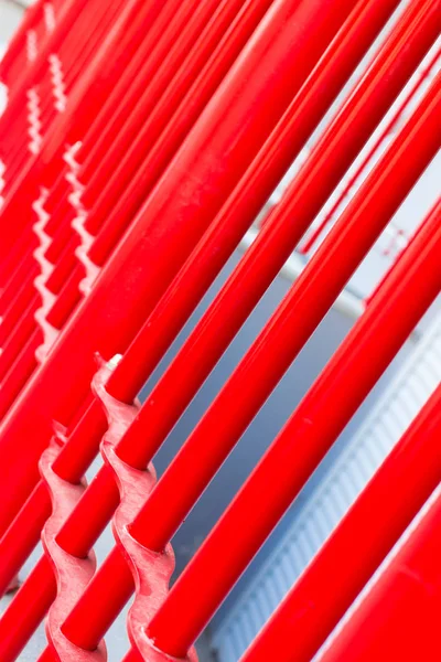 Cerca vermelha moderna em estilo oriental — Fotografia de Stock