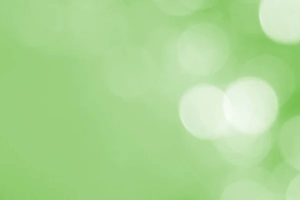 美丽的春天 夏天和节日的背景 阳光效果 质感和防伪特写 绿色质感环境保护 健康的环境主题 鲜草广告的横幅 复制空间 图库图片