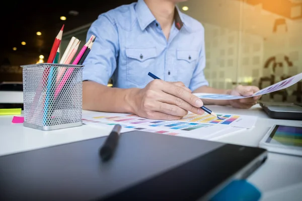 Young graphic designer — Stock Photo, Image