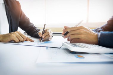 Takım iş süreci. genç iş yöneticileri ekip ile yeni çalışma