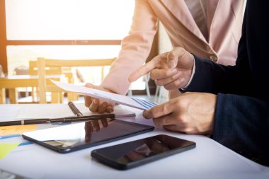 Takım iş süreci. genç iş yöneticileri ekip ile yeni çalışma