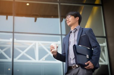 açık orta yaşlı üst düzey iş adamı portresi