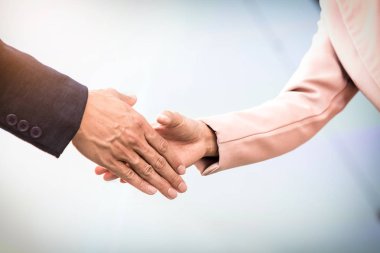  iş kadını ve işadamı arasında karşılıklı 