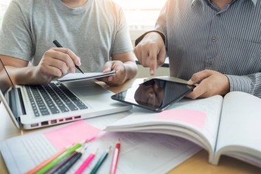 İzleyici olarak toplantı iş adamları