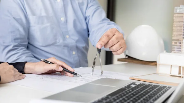 Ingenieur Hand Zeichnung Plan — Stockfoto