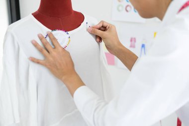 Asya terzi Atölyesi mak manken giysi tasarımı ayarlar