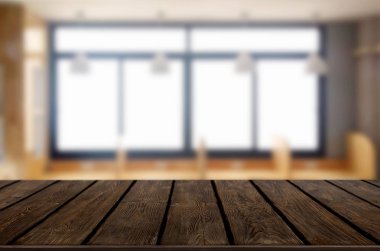 Ahşap masa üstü bulanıklık pencere cam sabah b üzerinde boş