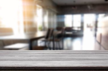 Ahşap masa ve oda iç dekorasyon arka plan boş, eşya