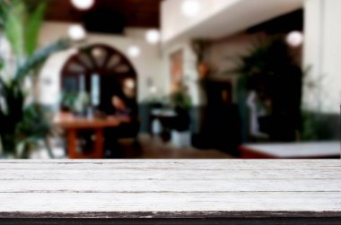 Ahşap masa ve oda iç dekorasyon arka plan boş, eşya