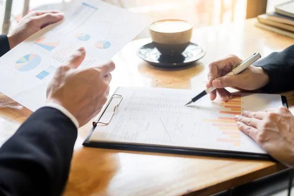 Administratör business man finansiella inspektör och sekreterare mak — Stockfoto