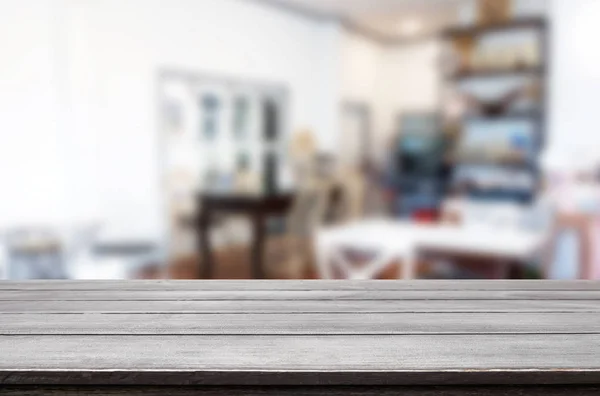 Kijelölt fókusz üres barna fából készült asztal és a kávézóban vagy a resta — Stock Fotó