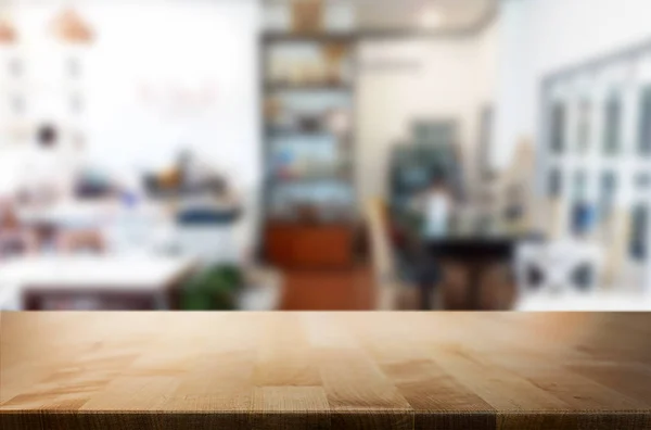 Wybranym pusty brązowy drewniany stół i kawiarni lub resta — Zdjęcie stockowe