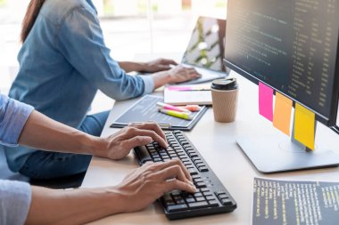 Masaüstü pc programlama kodu tec üzerinde çalışan pensive programcı