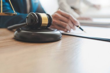 Avukat davası noter danışmanlığı veya müzakere bacağı tartışması