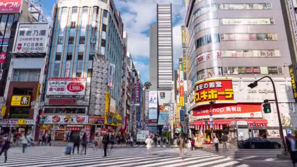 2019年11月6日日本东京新宿 日本新宿哥斯拉路著名地方著名购物中心 娱乐场所 酒吧和餐馆区4K时差视频 — 图库视频影像