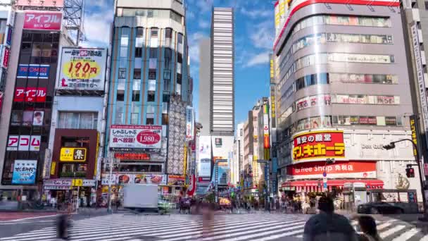 2019年11月6日日本东京新宿 日本新宿哥斯拉路著名地方著名购物中心 娱乐场所 酒吧和餐馆区4K时差视频 — 图库视频影像