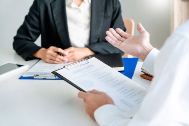 İş görüşmesi, kurumsal işveren ya da işe alım süreci konsepti ile görüşme sırasında işe alım