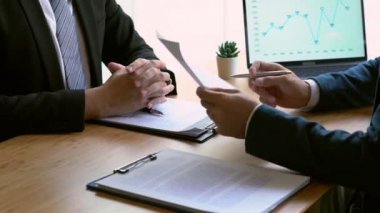 Şirket ile yaptığı görüşmenin 4K videosu. Profil özgeçmişi, iş yönetimi, istihdam ve adam toplama konsepti..