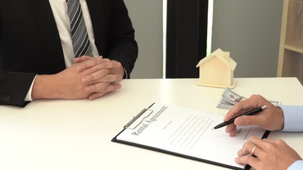 Video Real Estate Developer Agent Sign Document Giving New House — Stock Video