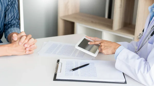 Tecnología Medicina Atención Médica Consulta Con Médico Discusión Registros Con — Foto de Stock