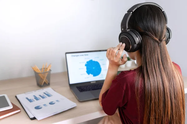 Jovem Atraente Bela Mulher Asiática Empreendedor Freelancer Trabalhando Casa Com — Fotografia de Stock