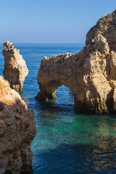 Forma Rocas Mar Con Arco Piedra Natural Punta Piedade Portugal — Foto de Stock