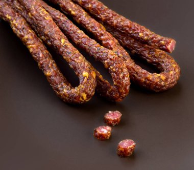 Aperatif füme çubuk sosis