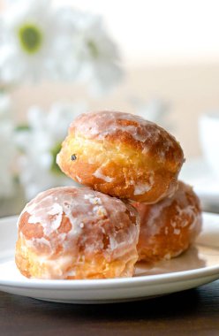 Ev yapımı çörek. Birçok çörek