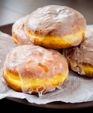 Ev yapımı çörek. Birçok çörek