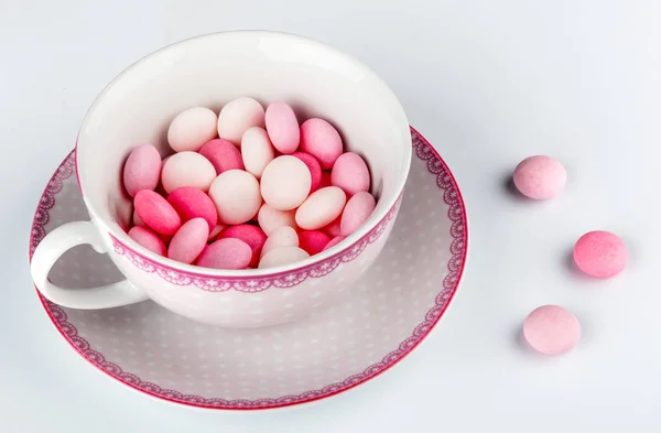 Süße Rosa Runde Bonbons Tropfen Der Tasse — Stockfoto
