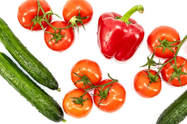 Gröna Stora Gurkor Röd Paprika Röda Tomater Grön Gren Ligger — Stockfoto