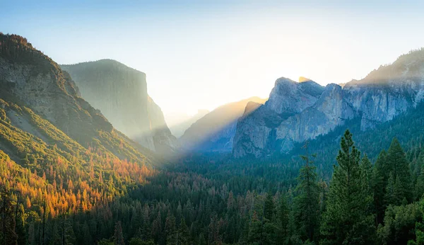 Belo Nascer Sol Panorâmico Famoso Túnel Vista Cénico Vale Yosemite — Fotografia de Stock
