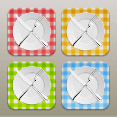 Akşam yemeği yer ayarı simgesi ayarla. Gerçekçi beyaz tabak gümüş çatal ve kaşık damalı masa örtüsü arka plan - kırmızı, sarı, yeşil, mavi. Eps10 tasarım şablonu.