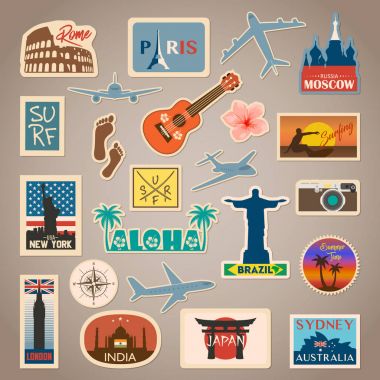 Vektör seyahat etiket ve etiket ünlü ülkeler, şehirler, anıtlar, bayraklar ve retro veya vintage tarzı simgeleri ile ayarla. İtalya, Fransa, Rusya, ABD, İngiltere, Hindistan, Japonya vb içerir