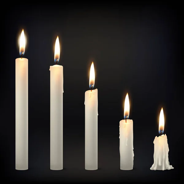 Vektor 3d realistiska olika whiteparaffin eller vax brinnande part ljus Ikonuppsättning närbild isolerade på mörk bakgrund. Hela, smält och candle stubbe. Formgivningsmall, clipart för grafik — Stock vektor