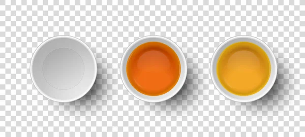 Papel blanco realista de Vector 3D o taza de té vacía desechable de plástico, taza y con té negro o rojo y verde primer plano aislado sobre fondo transparente. Plantilla de diseño, Clipart. Vista superior — Vector de stock