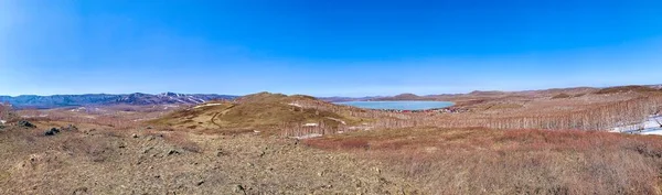 Lago Montaña Limpio Entre Las Montañas Los Urales —  Fotos de Stock