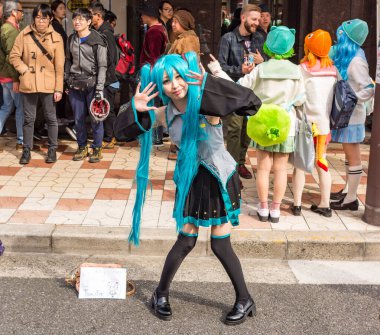 Osaka / Japonya - 18 Mart 2018: Nipponbashi Street Festa, renkli kostüm ve anime festivali her Mart ayında Japonya 'nın Osaka kentinde düzenlenir. Dünyanın en büyük kostüm etkinliklerinden biri.