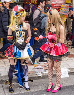 Osaka / Japonya - 18 Mart 2018: Nipponbashi Street Festa, renkli kostüm ve anime festivali her Mart ayında Japonya 'nın Osaka kentinde düzenlenir. Dünyanın en büyük kostüm etkinliklerinden biri.